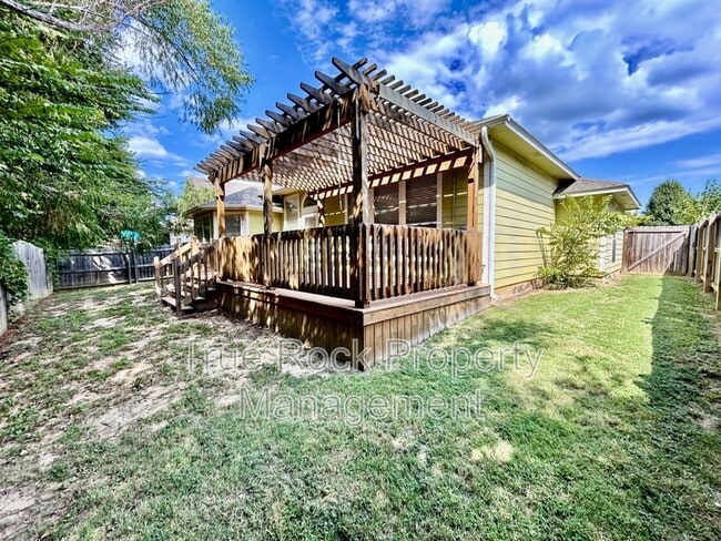 Building Photo - 1109 Emily Ln