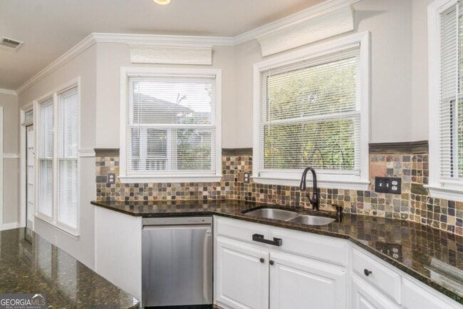 Building Photo - 6710 Timber Cove Pointe