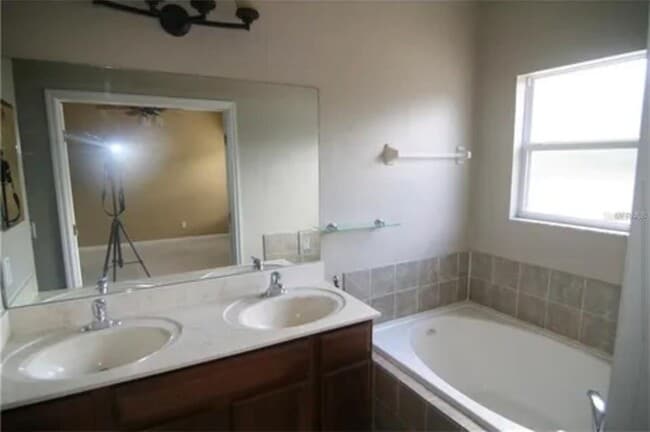 Building Photo - 1518 Tally Cir