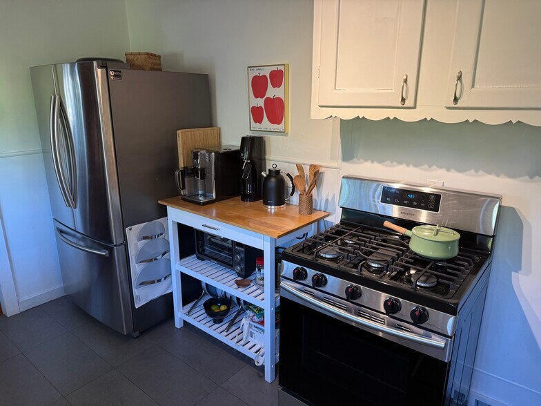 Kitchen - 2343 Yosemite Dr