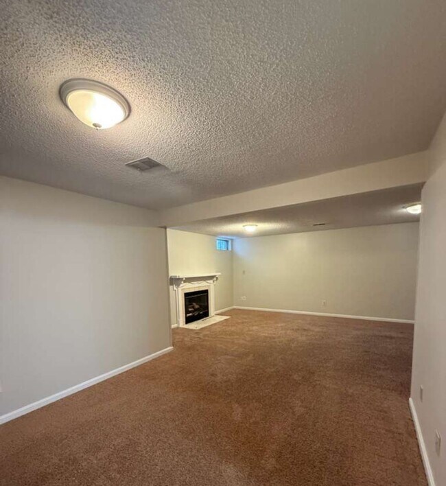Building Photo - 1331 AmandaJo Drive