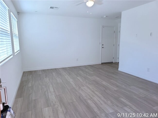 Building Photo - 6246 Foxes Dl St