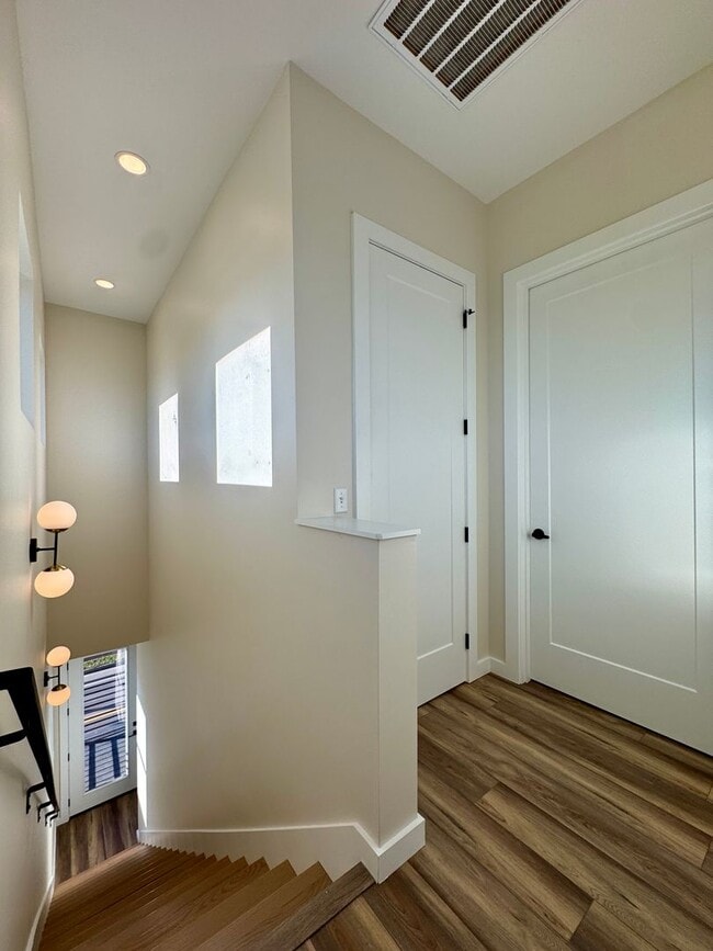 Building Photo - 1865 Zeta Way