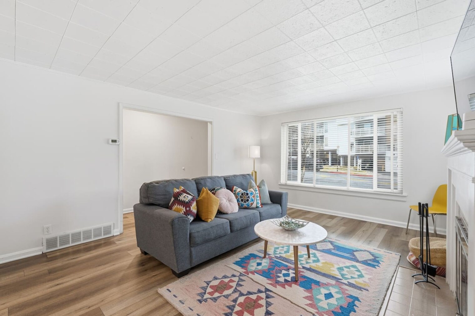 Building Photo - 237 N Center St