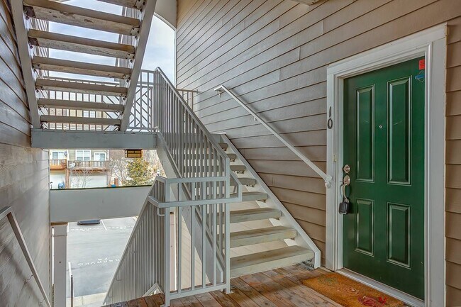 Building Photo - 8401 Callabee Way