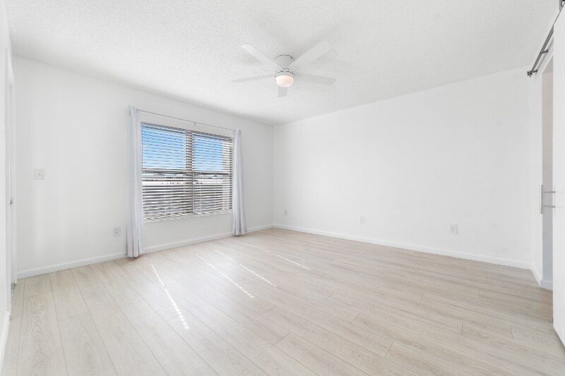 Building Photo - 896 N Federal Hwy