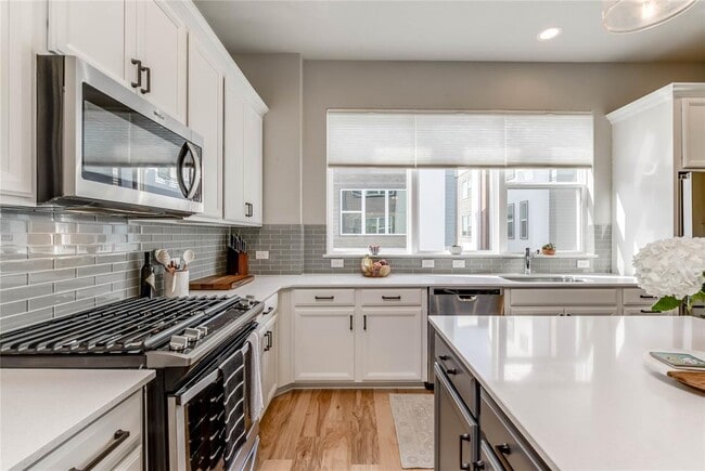 Building Photo - 1405 Hyde St