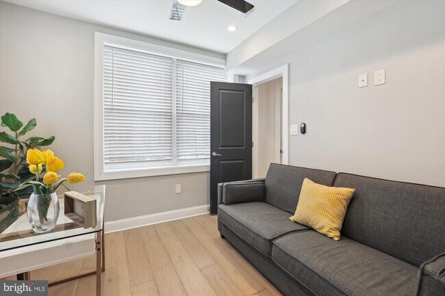 Building Photo - 200 Hamilton St NW