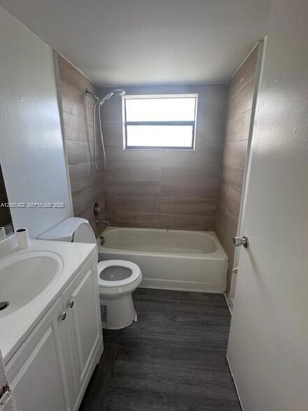 Building Photo - 20735 NE 8th Ct