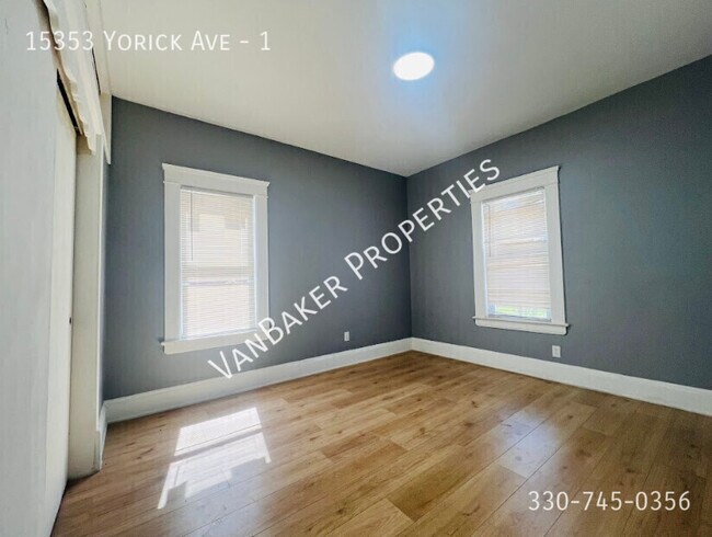 Building Photo - 15353 Yorick Ave
