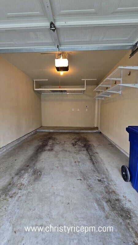 Building Photo - 4315 Issaquah-Pine Lake Rd SE