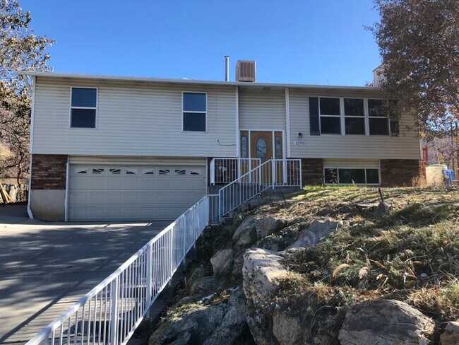 Building Photo - 1290 N Winston Dr