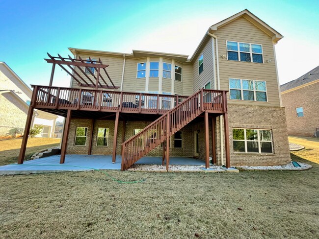 Building Photo - 6060 Ashborough Park