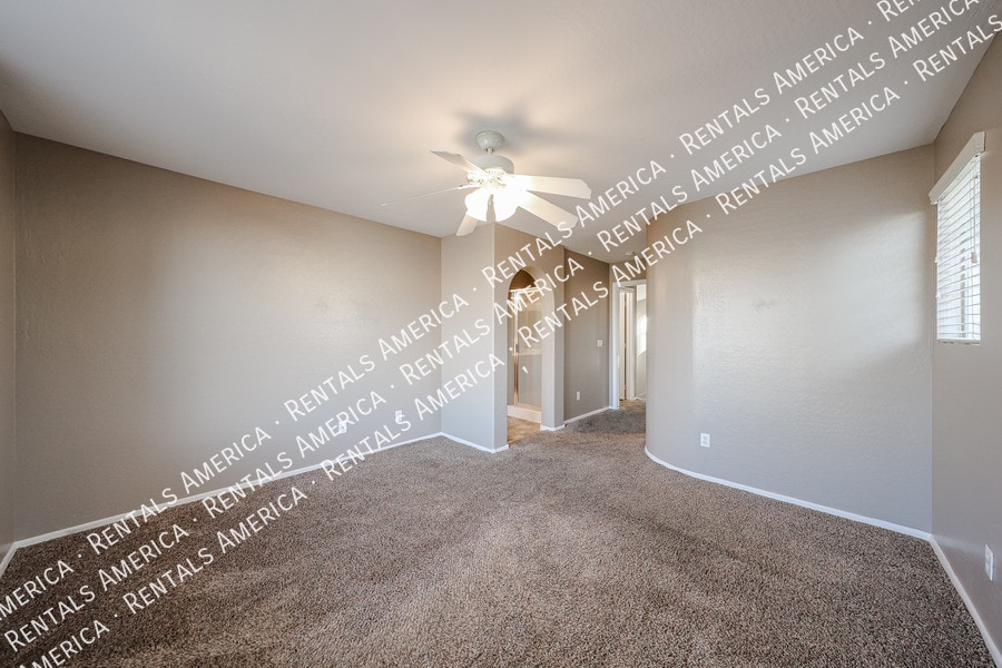 Building Photo - 3719 E Inverness Ave