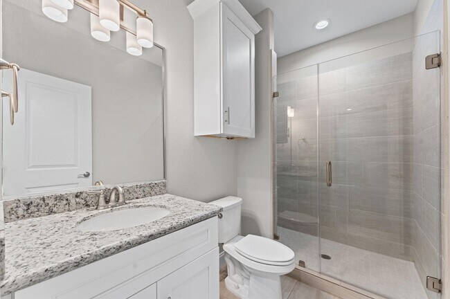 Building Photo - 3339 Beverly Frst Dr