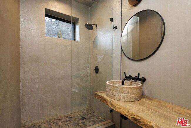 Building Photo - 3755 Camino de la Cumbre