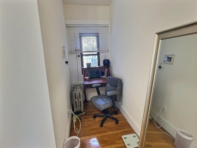 Building Photo - 1390 Beacon St