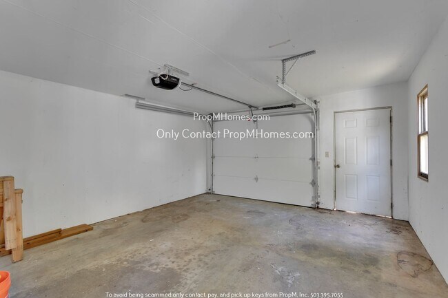 Building Photo - 3732 SW Council Crest Dr