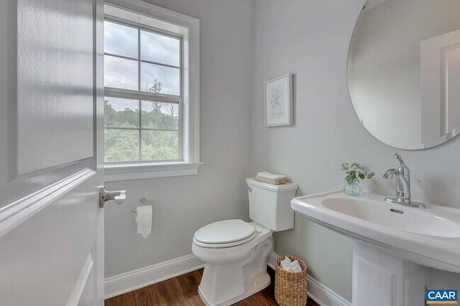 Building Photo - Upscale living in this beautiful model home in Old Trail - 4BR, 3.5 Ba