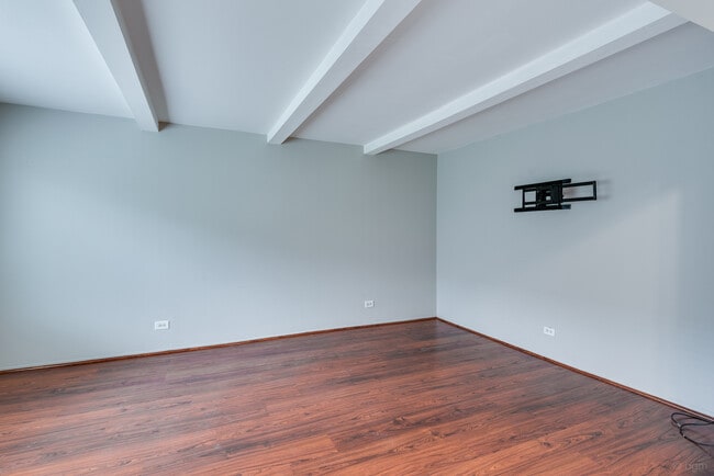 Building Photo - 18W269 Kirkland Ln