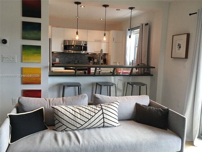 Building Photo - 618 Euclid Ave