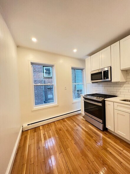 Building Photo - 11 Franklin St