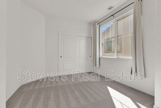 Building Photo - 1162 Waverly Cir
