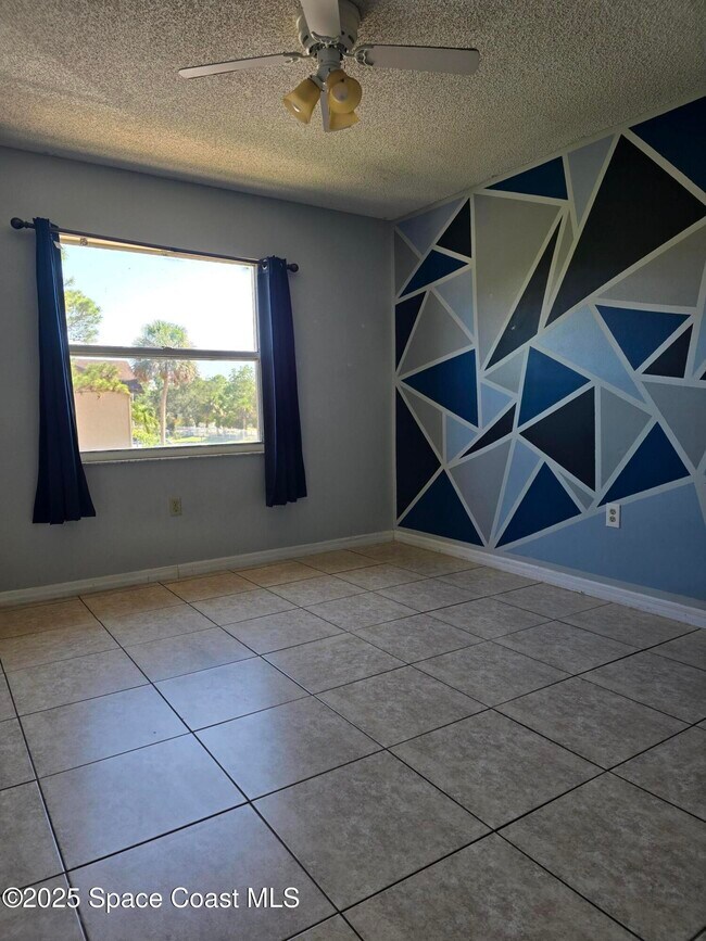 Building Photo - 120 Summer Pl