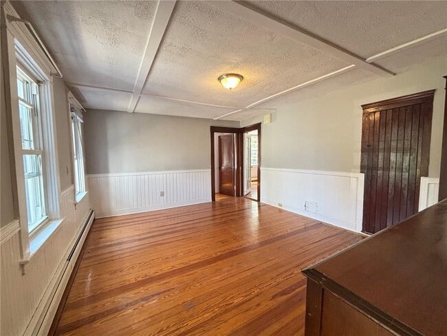 Building Photo - 712 Hope St