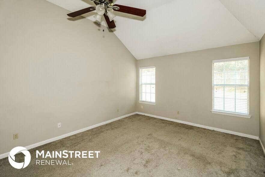 Building Photo - 1602 Far Dr