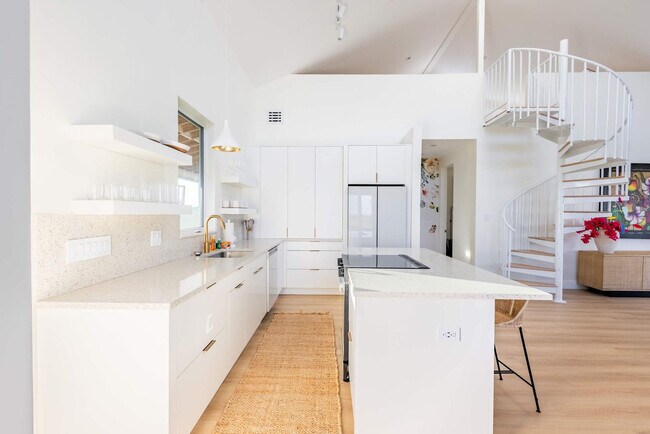 Building Photo - 18954 Acosta Rd