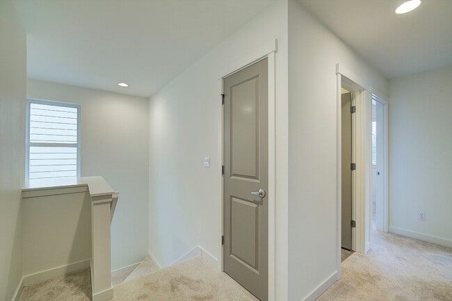 Building Photo - 3Bd/2.5Ba Issaquah Home