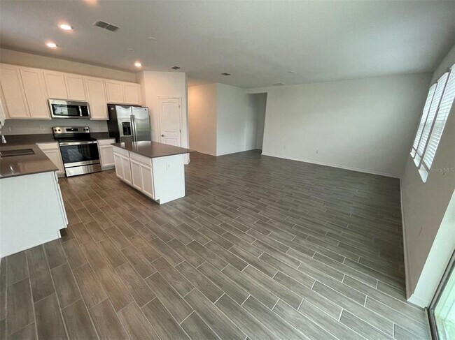 Building Photo - 660 Tanaro Ln