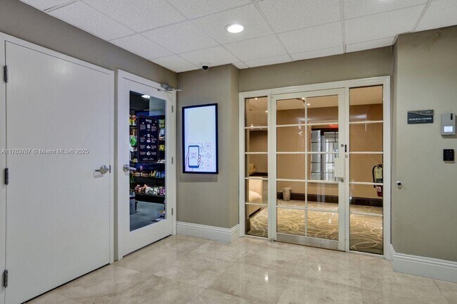 Building Photo - 770 Claughton Island Dr