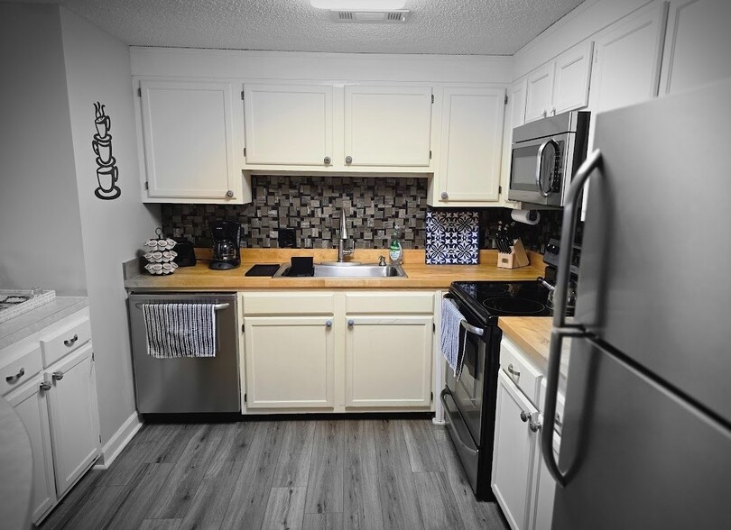 Building Photo - 303 Sugar Top Dr