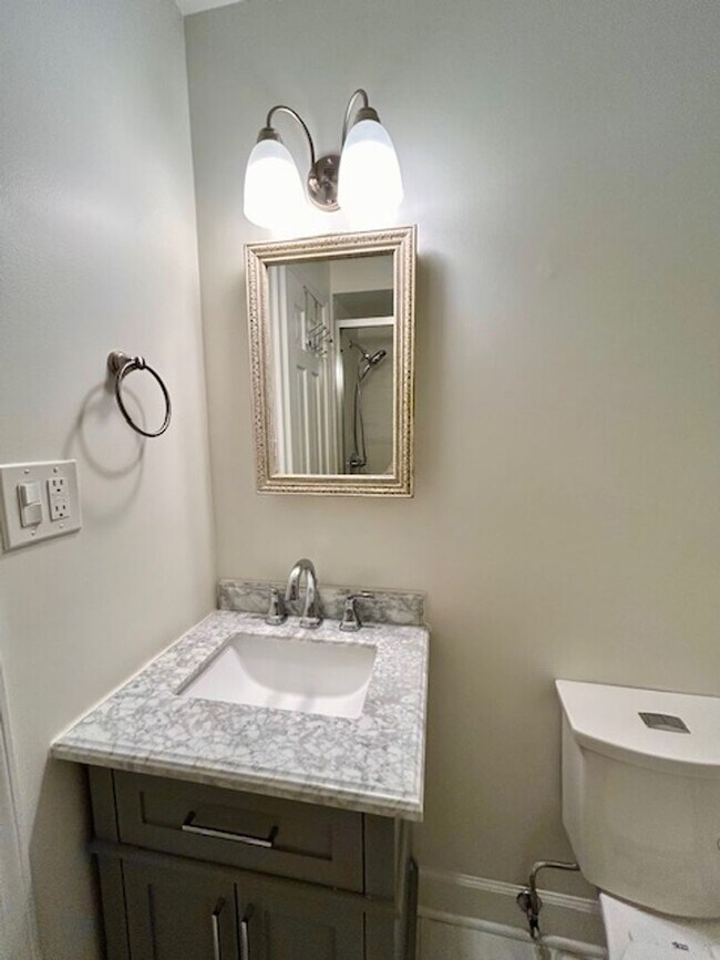 Building Photo - 10939 Wickshire Way