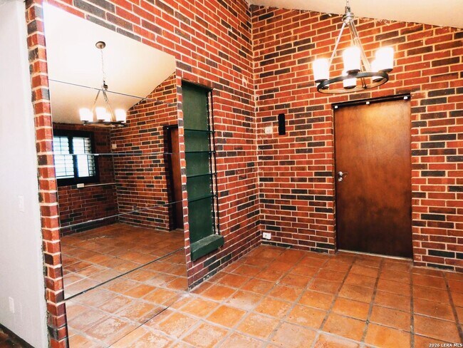 Building Photo - 3623 Green Spring