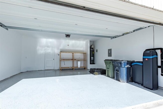 Building Photo - 109 Riverdale Dr