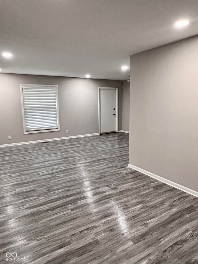 Building Photo - 6827 Azalea Dr