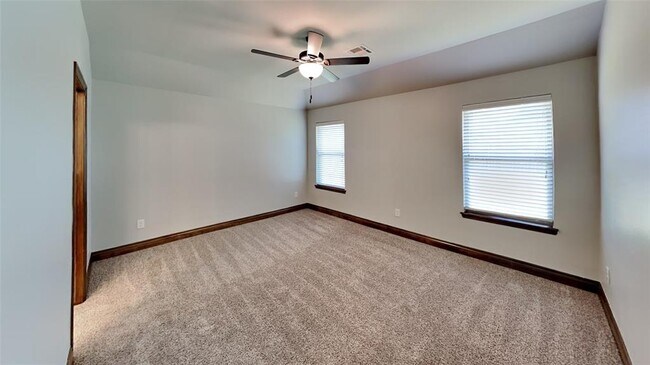 Building Photo - 14000 Northwood Village Dr