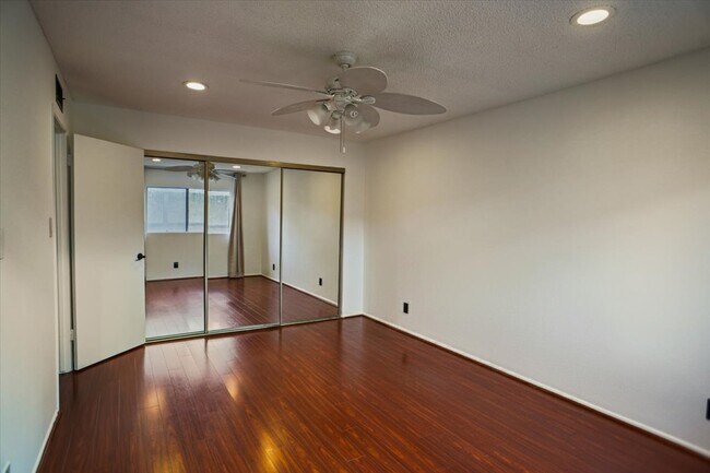 Building Photo - 1339 N Columbus Ave