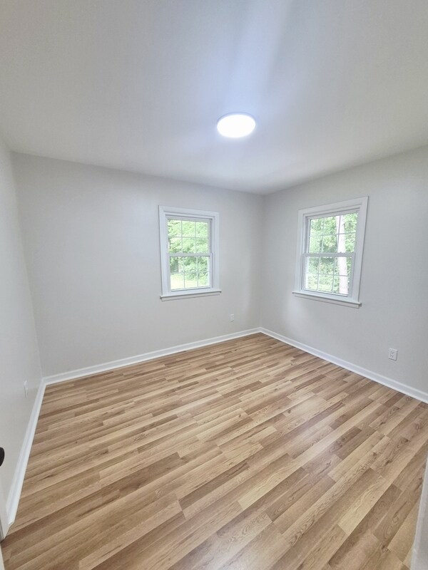 Building Photo - 200 Wellview Dr