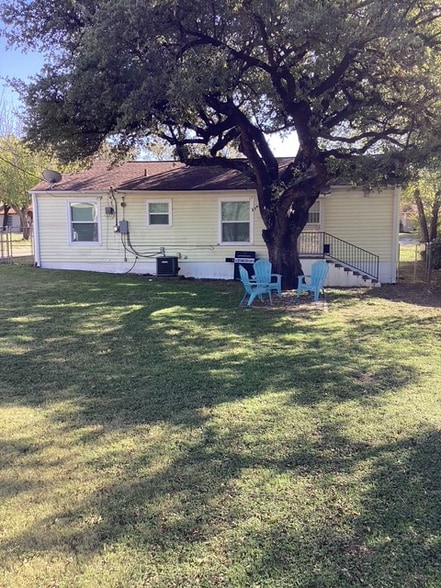 Building Photo - 2129 W Lotus Ave