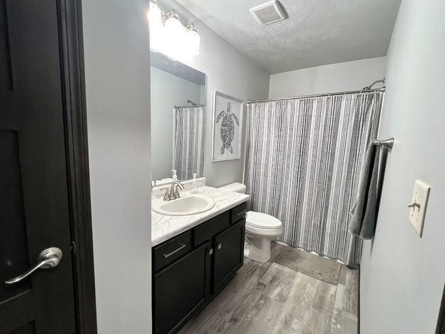 Building Photo - 4501 E Whisper Ridge Pl