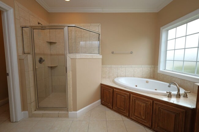 Building Photo - 4530 Kiowa Ln