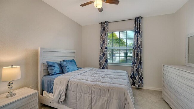 Building Photo - 10896 Pinot Dr