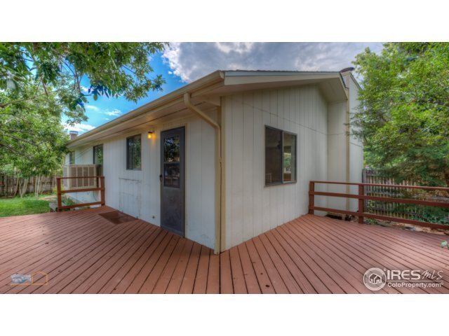 Building Photo - 4 bedroom Solid Brick Ranch in NW Longmont!