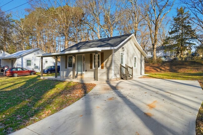 Building Photo - 930 Bond Ave