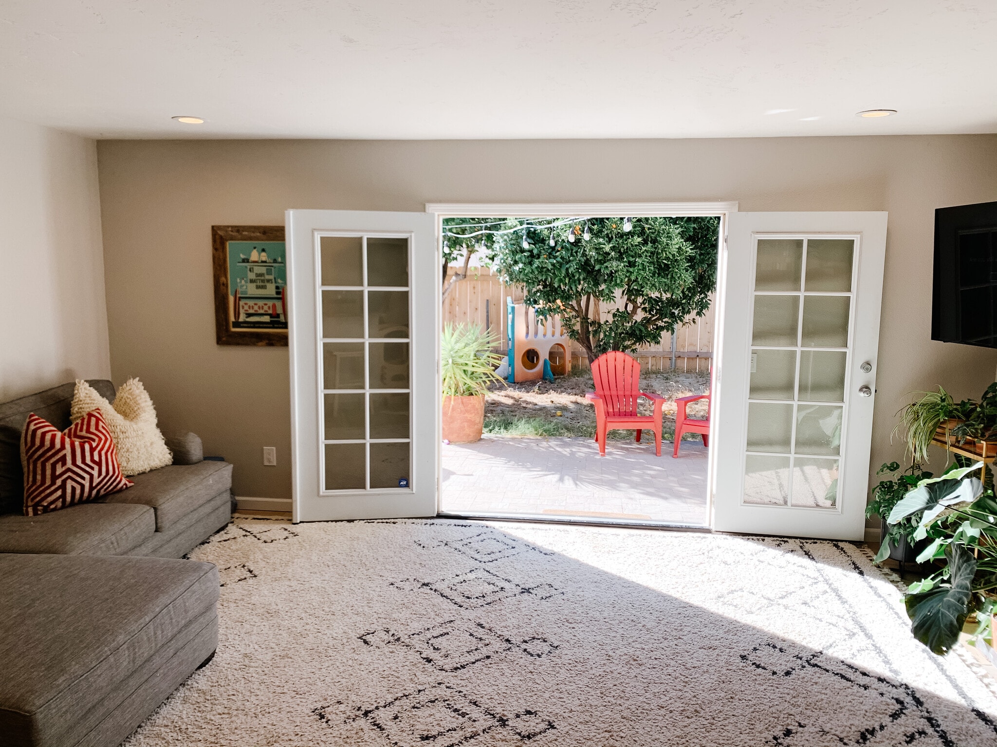 Living Room - 9761 Roe Dr.