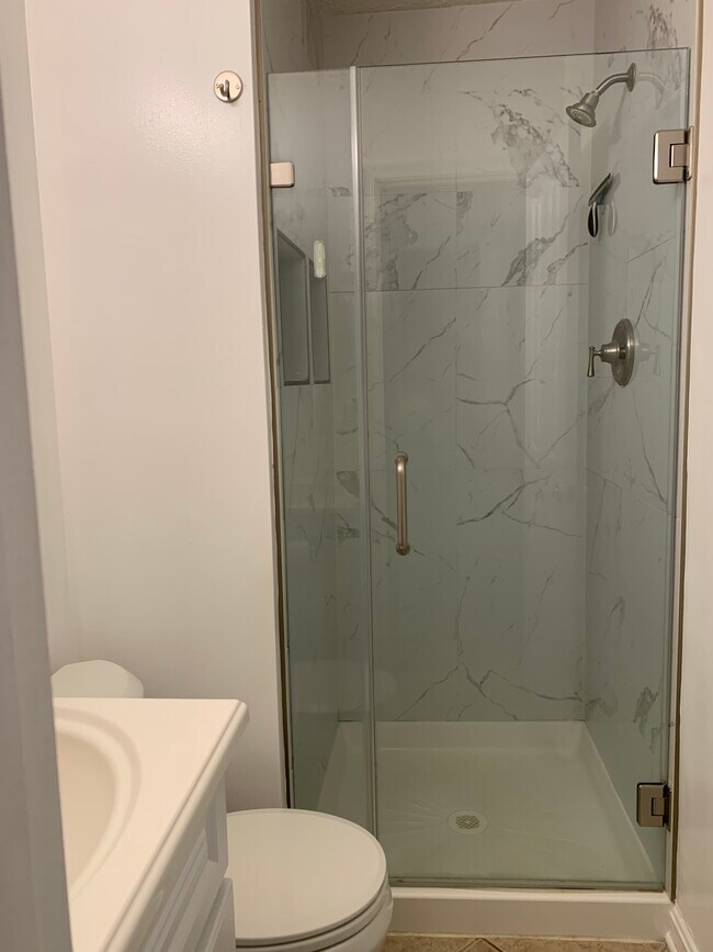 Second Floor Master Bathroom - 9308 Steeple Ct